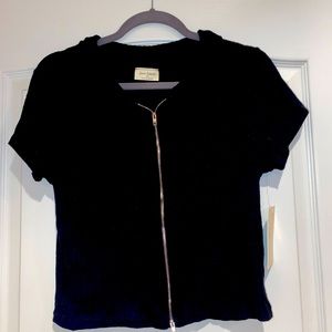 Black zip-up crop top size L-XL